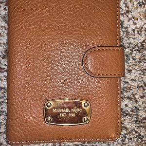 NWOT Michael Kors Passport Holder